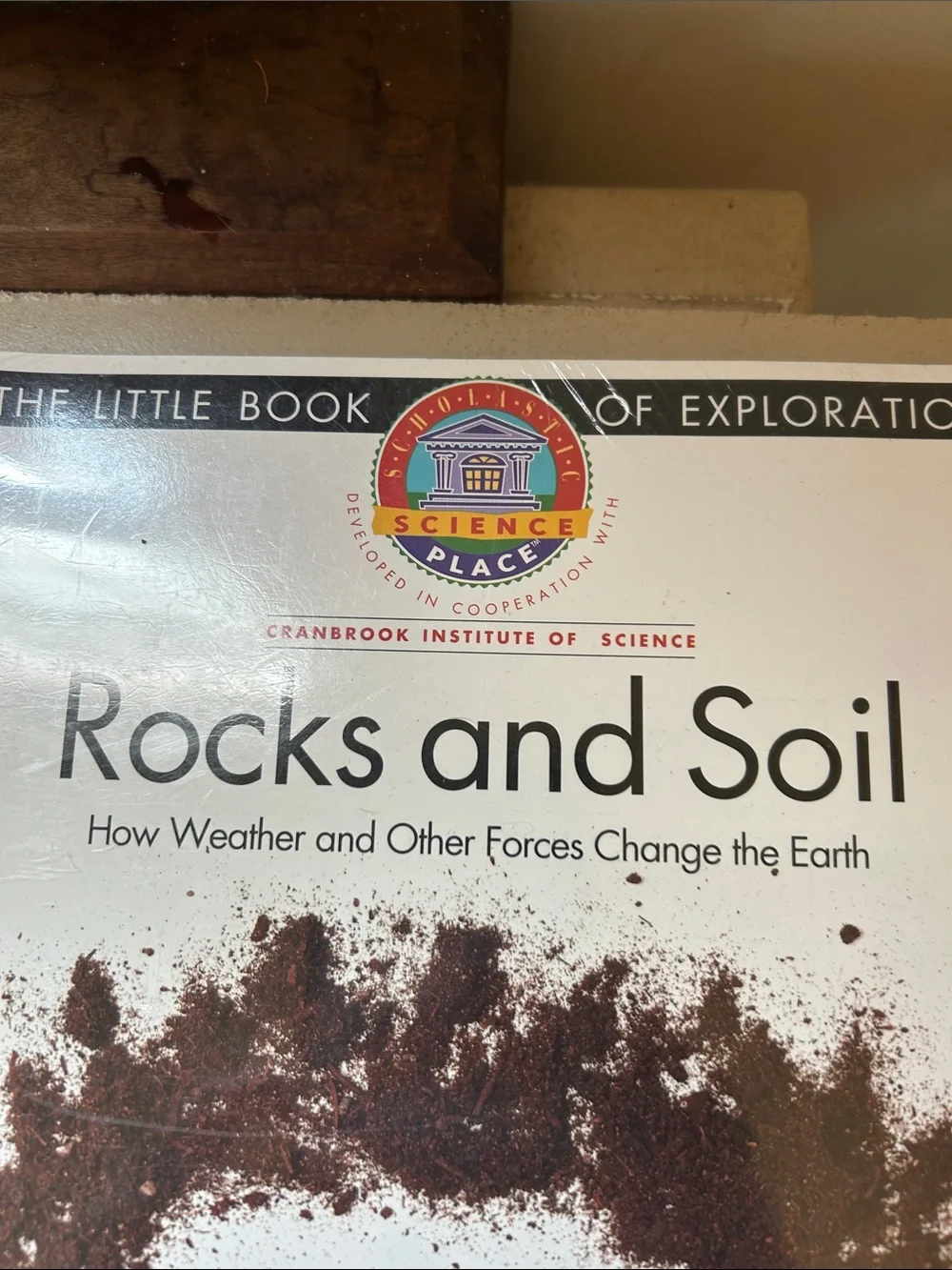 Scholastic Rocks and Soil — White Cover with Brown Soil Art set of 8 New
